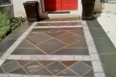Variegated Thermal Paving w/ Belgium Block Inset
