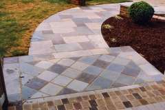 Diamond-set, natural cleft flagstone landing