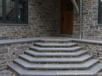 Corner Step Tread Feature
