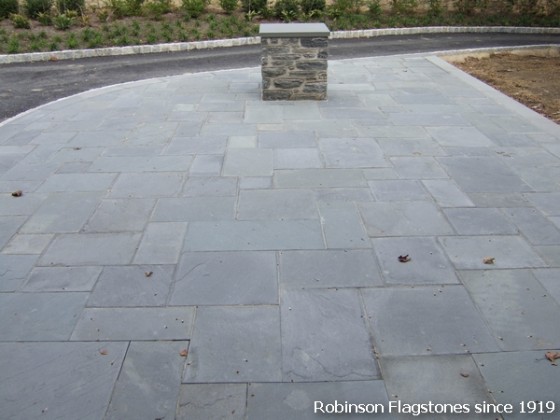 Blue/Gray Range Natural Cleft PA Flagstone - Robinson Flagstone